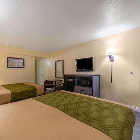 Econo Lodge San Marcos University Area Bagian luar foto