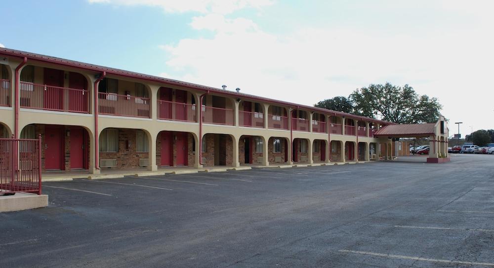 Econo Lodge San Marcos University Area Bagian luar foto