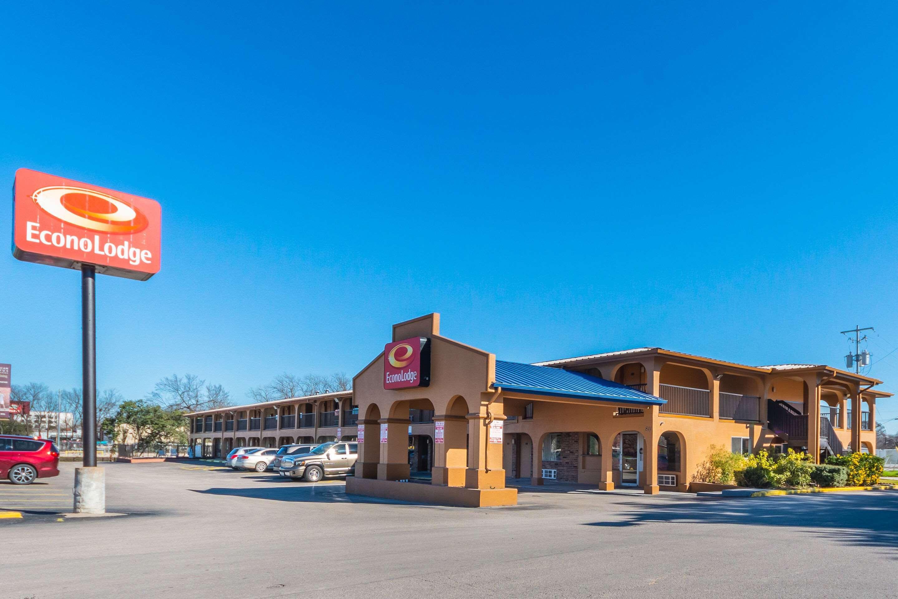 Econo Lodge San Marcos University Area Bagian luar foto