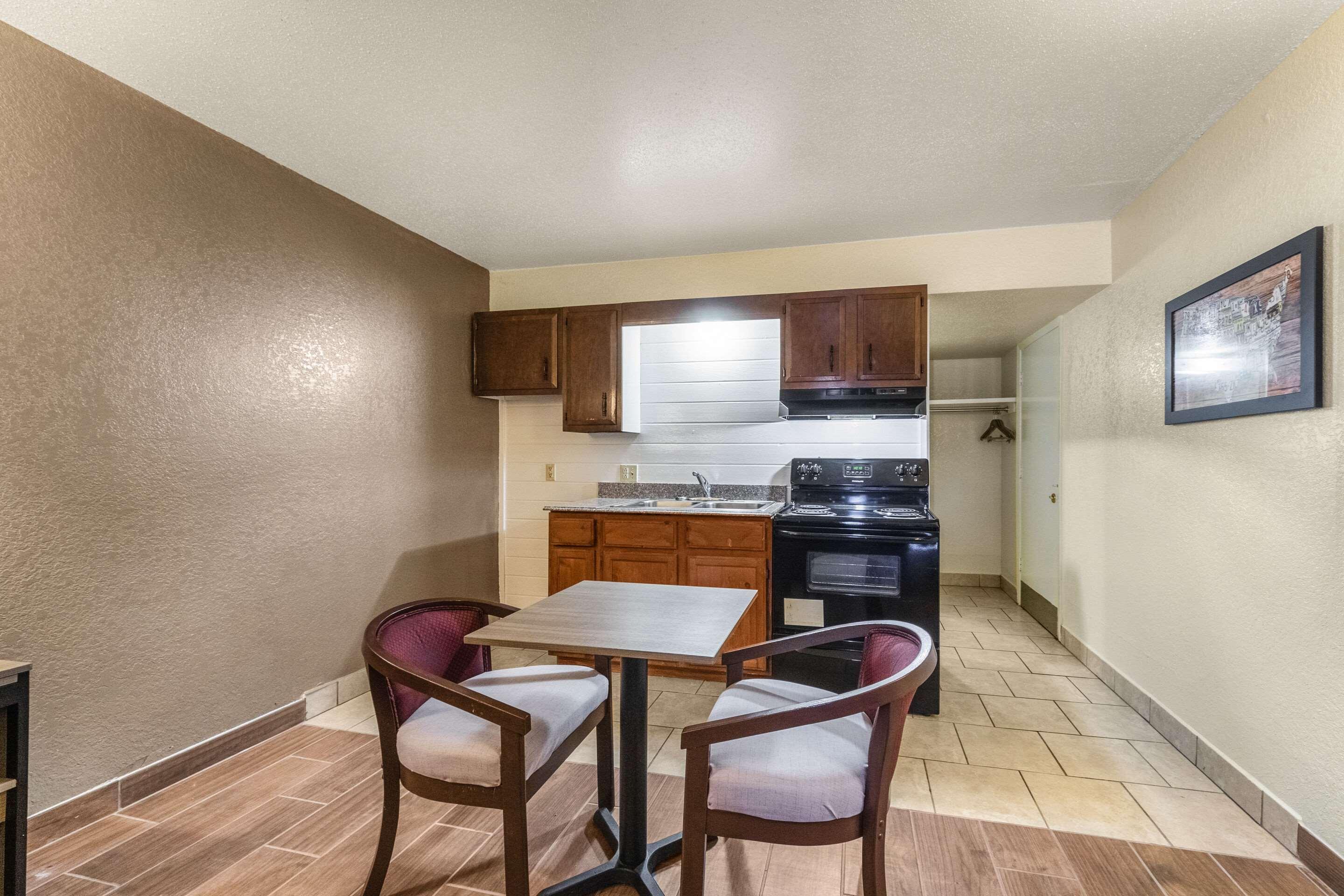 Econo Lodge San Marcos University Area Bagian luar foto