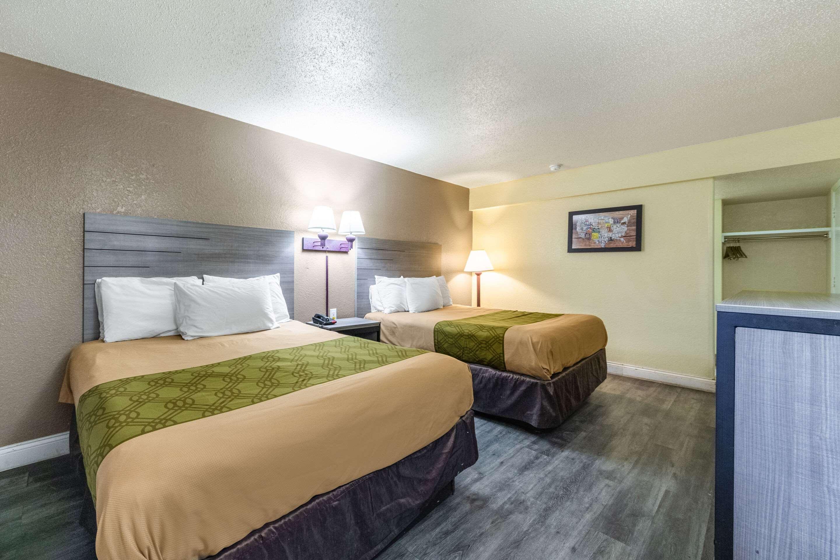 Econo Lodge San Marcos University Area Bagian luar foto