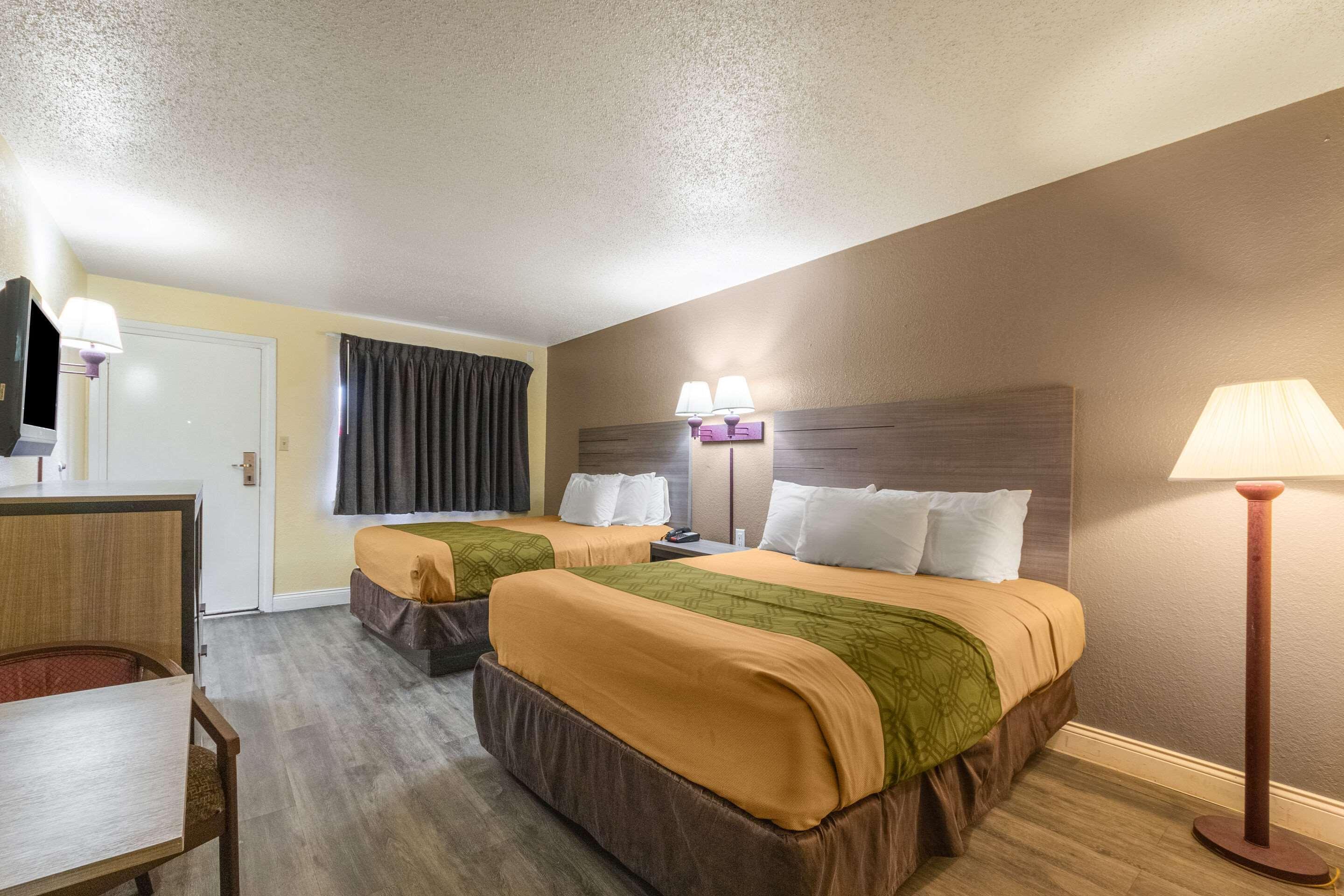Econo Lodge San Marcos University Area Bagian luar foto