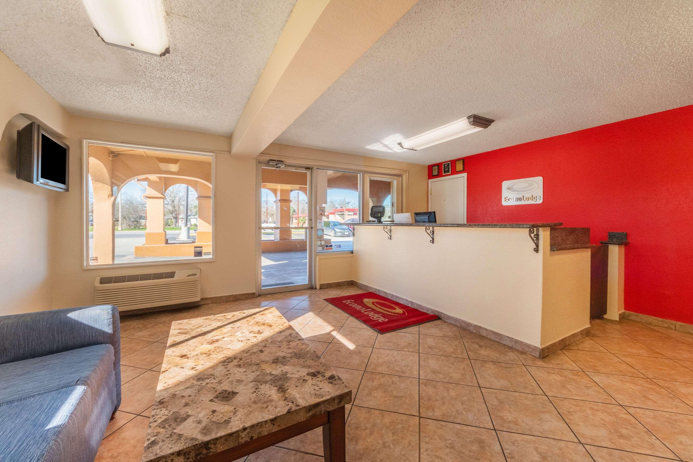 Econo Lodge San Marcos University Area Bagian luar foto