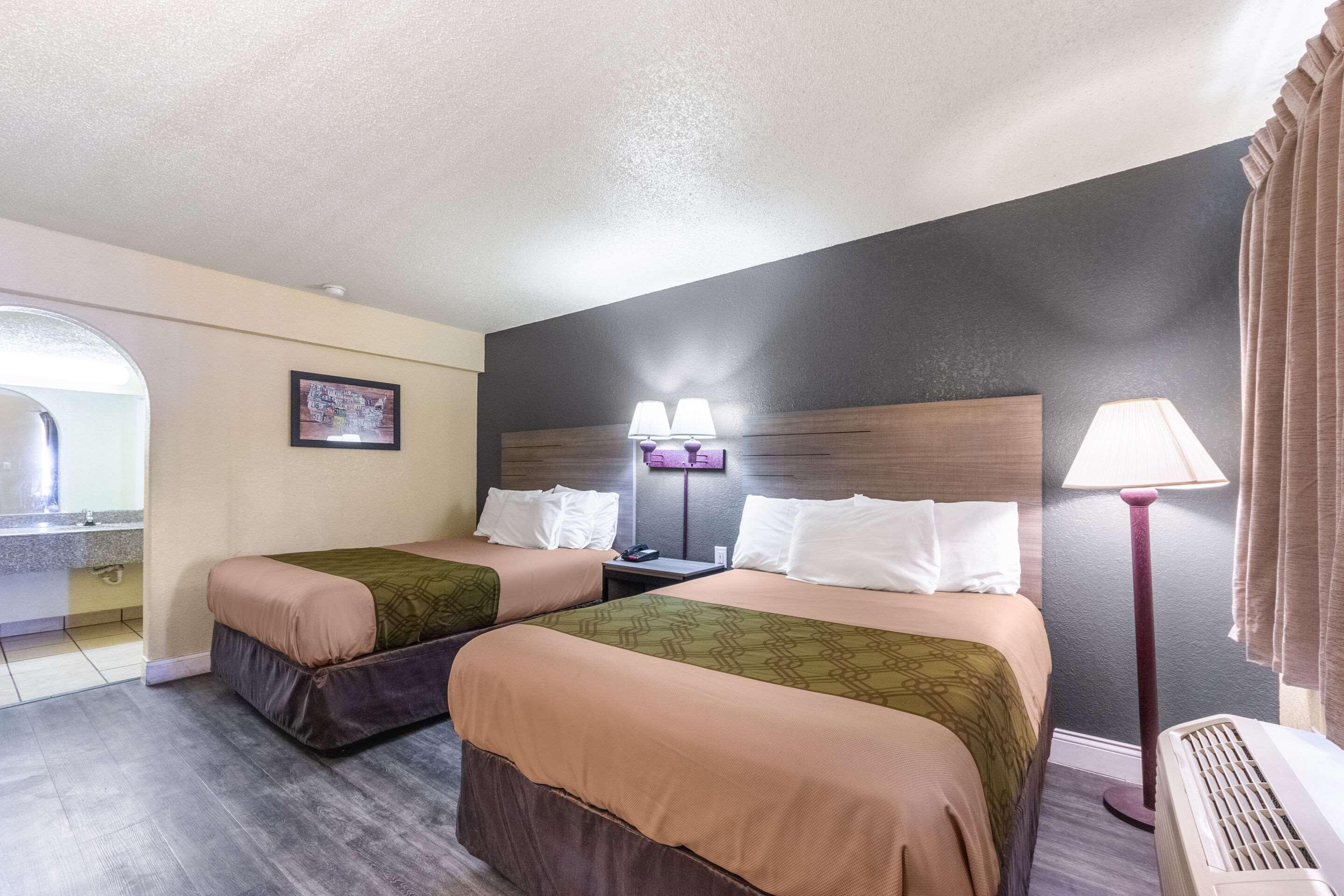Econo Lodge San Marcos University Area Bagian luar foto